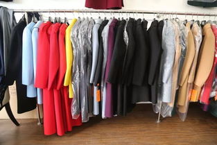 海宁工厂直营店火热上新 呢大衣200元起，前店后厂打造服饰零售新模式